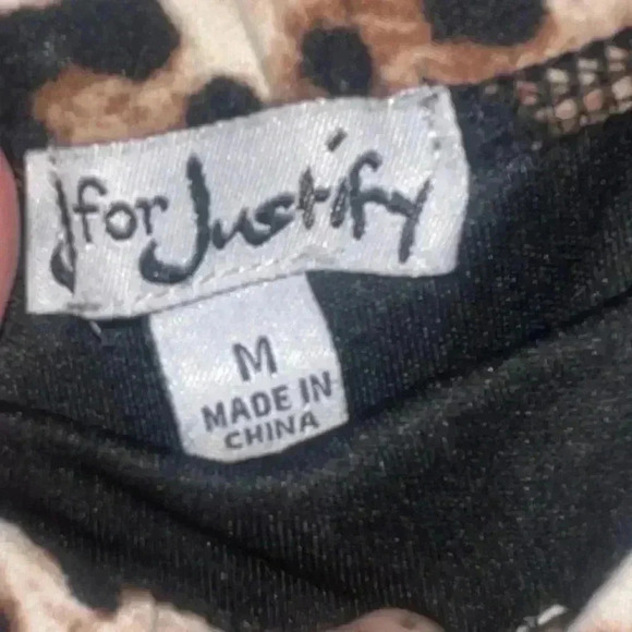 💕TEN💕J is for Justify Animal Print Jumpsuit - Picture 5 of 6